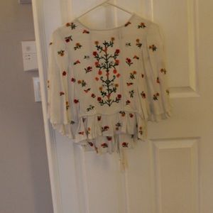 BRAND NEW WHITE FLORAL BLOUSE 💯💯💯💯💯💯💯💯💯